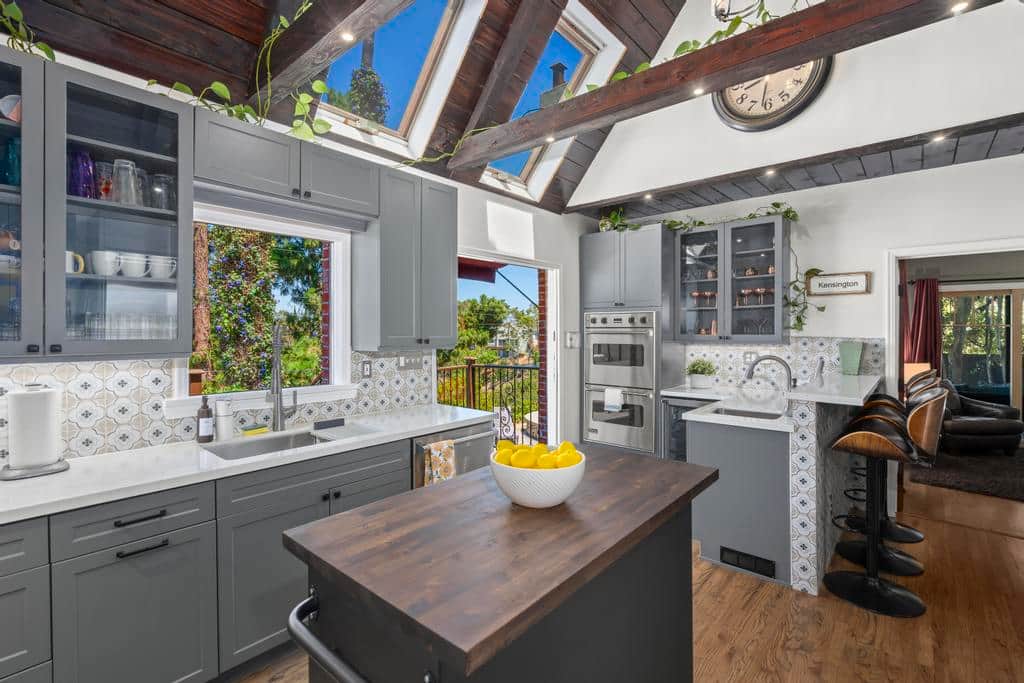 Kitchen - Kensington Canyon - Celebrity Vacation Homes Kitchen - Kensington Canyon - Celebrity Vacation Homes