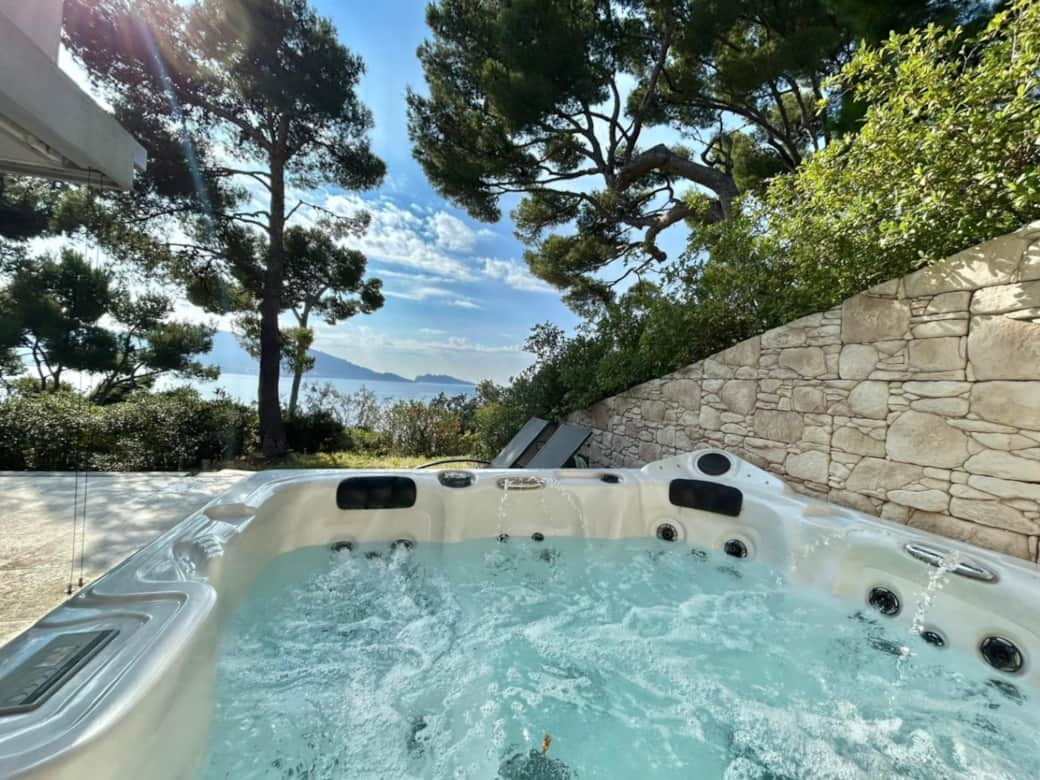 jacuzzi, vue sur mer