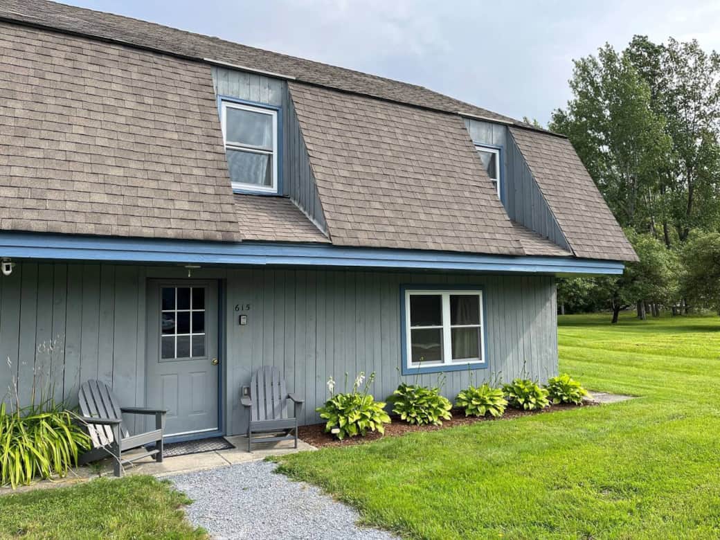 This charming one-bedroom is nestled on a 25 acre estate with beautiful views This charming one-bedroom is nestled on a 25 acre estate with beautiful views