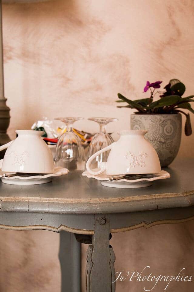 Café, thé pour la soirée dans la chambre