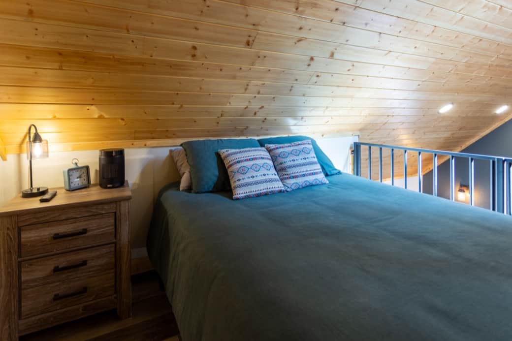 Upstairs loft with queen bed