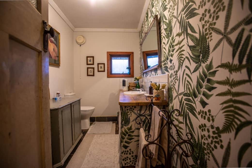 Fresh, leafy vibes and thoughtful touches in our botanical-inspired bathroom.