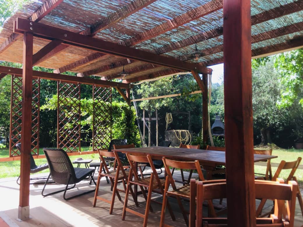 Détail pergola jardin