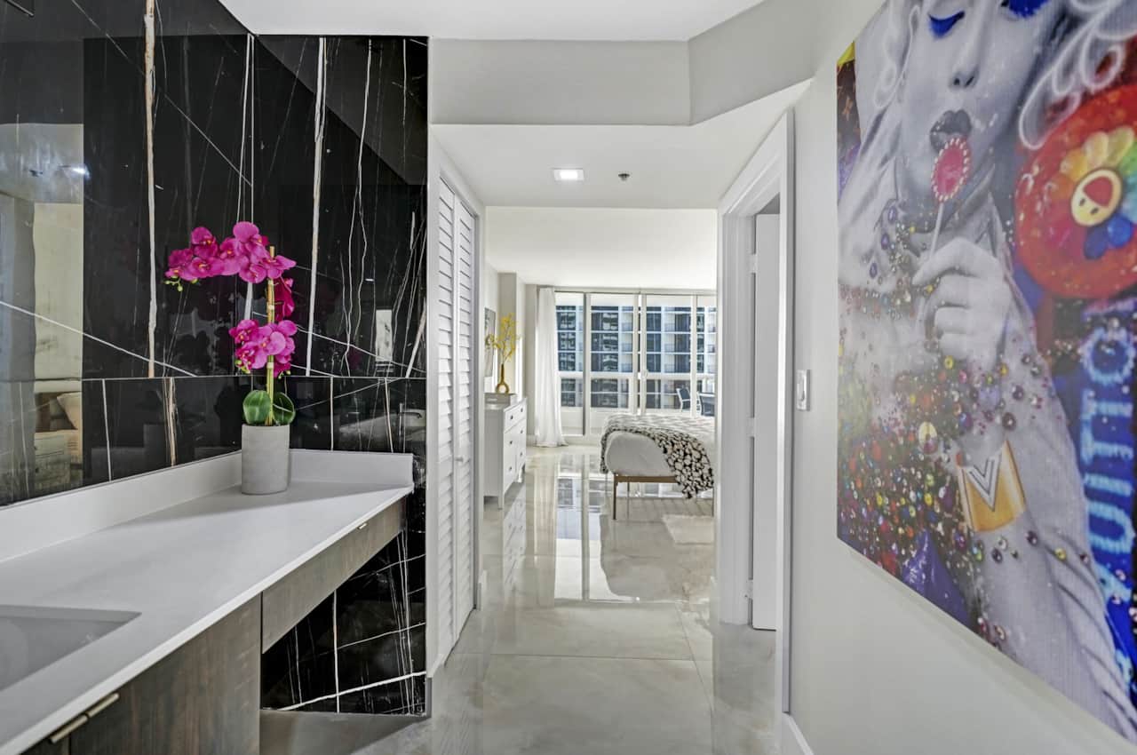 Silver Lining! (1 bedroom condo)
