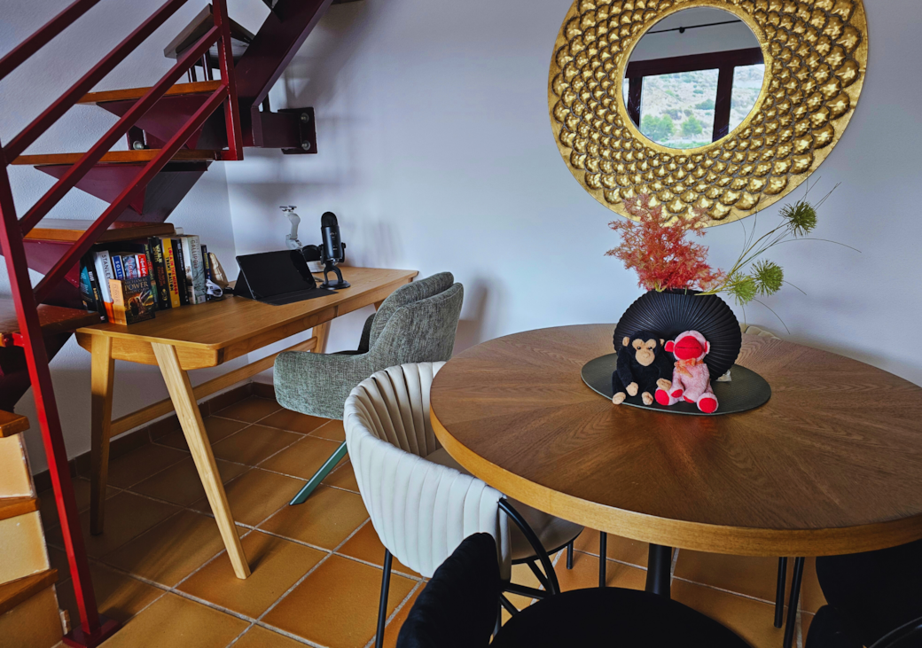 Dining & Desk