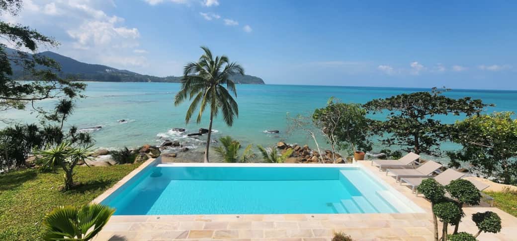 Vue mer de la piscine Vue mer de la piscine