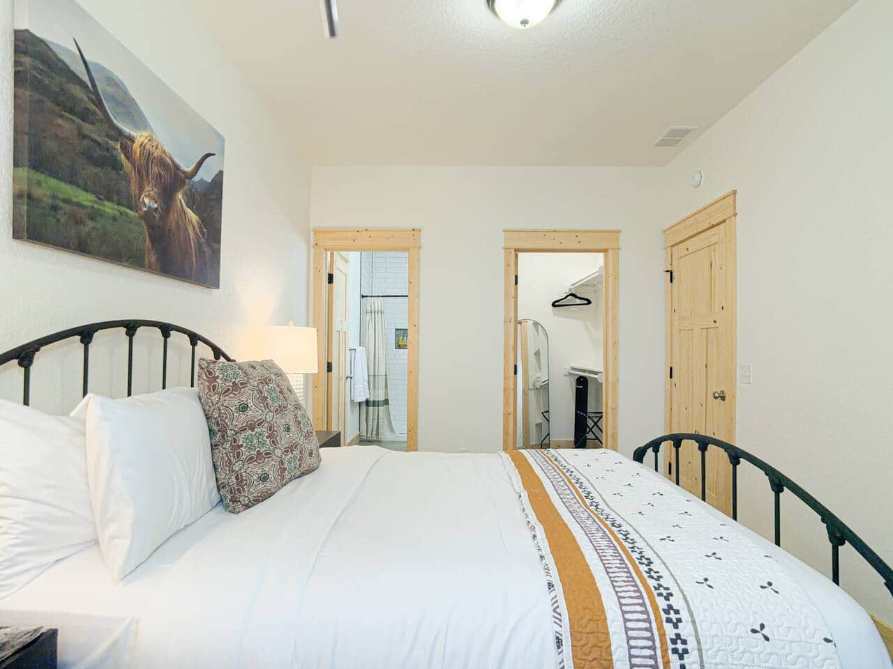 Piñon Home bathroom detail