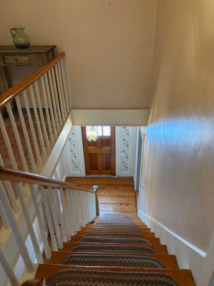 2nd floor with 3 bedrooms