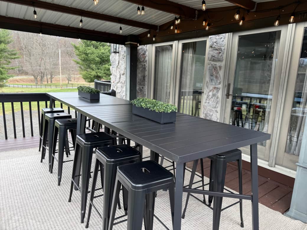 Upper deck outdoor seating