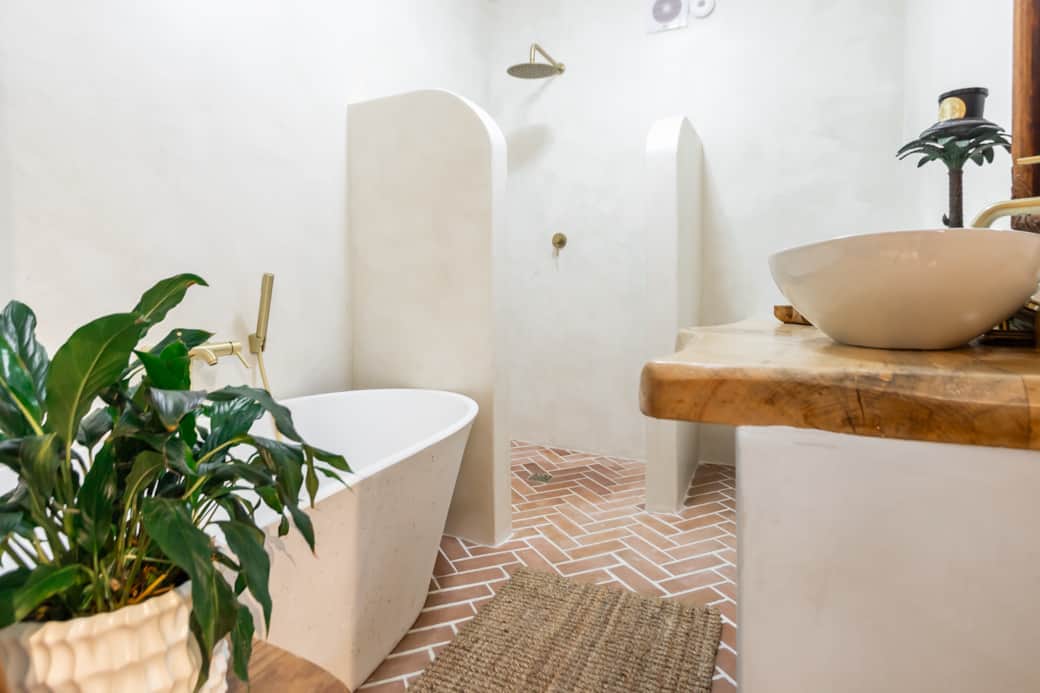 Main Bathroom