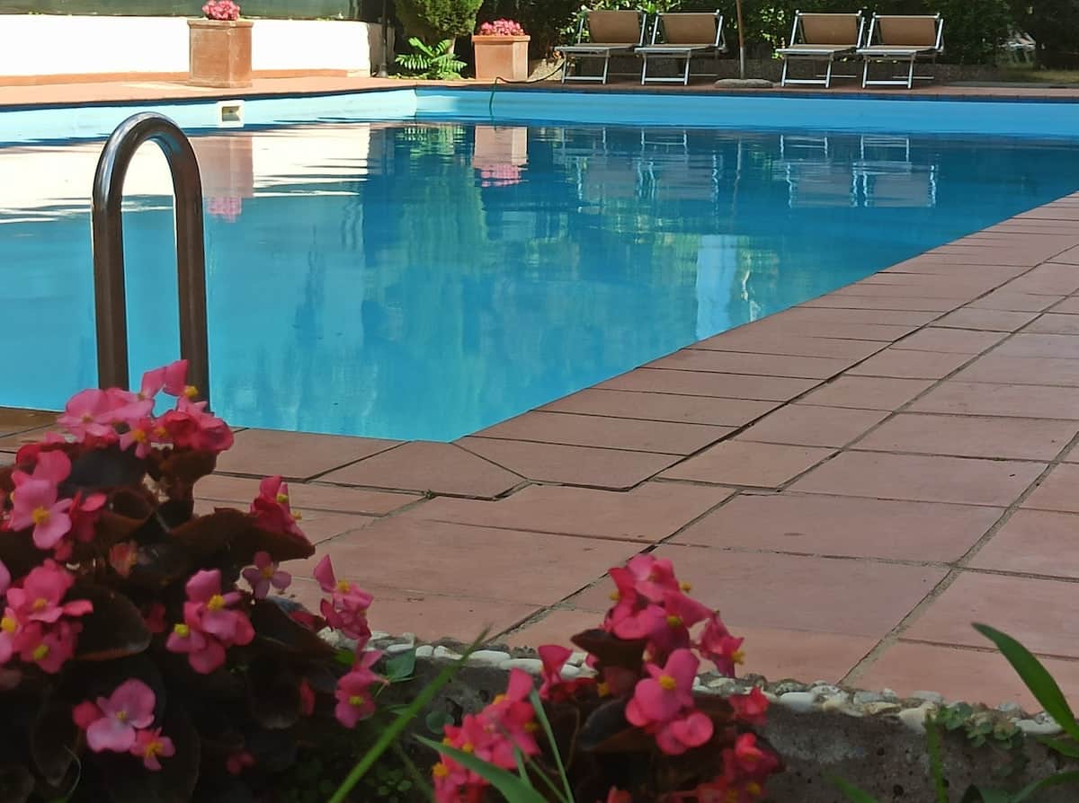 Piscina condominiale da Giugno a Settembre.