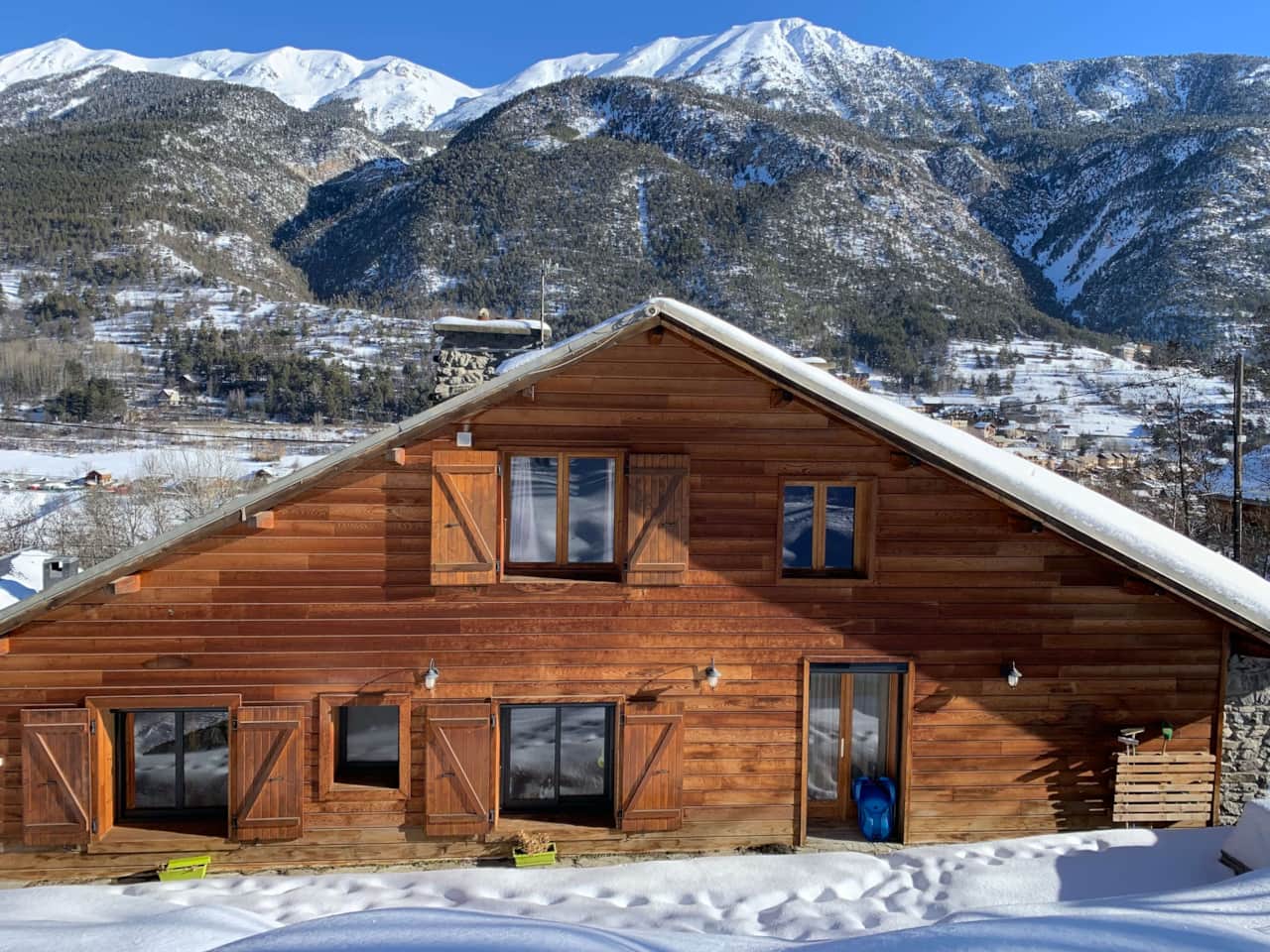 Jardin privatif et vue montagne — Chalet Mont Milo Briançon Serre Chevalier Vallée