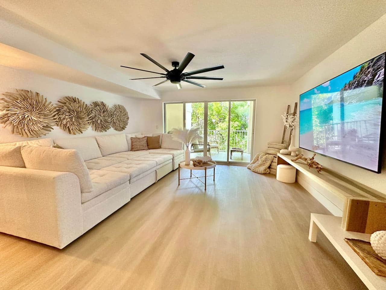 Spacious sectional with natural light that pulls out into a comfy bed for extra sleeping space.
