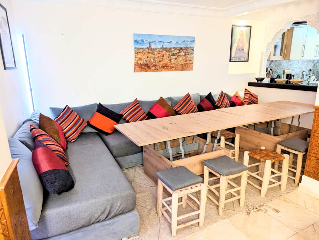 Espace repas (tables relevables)