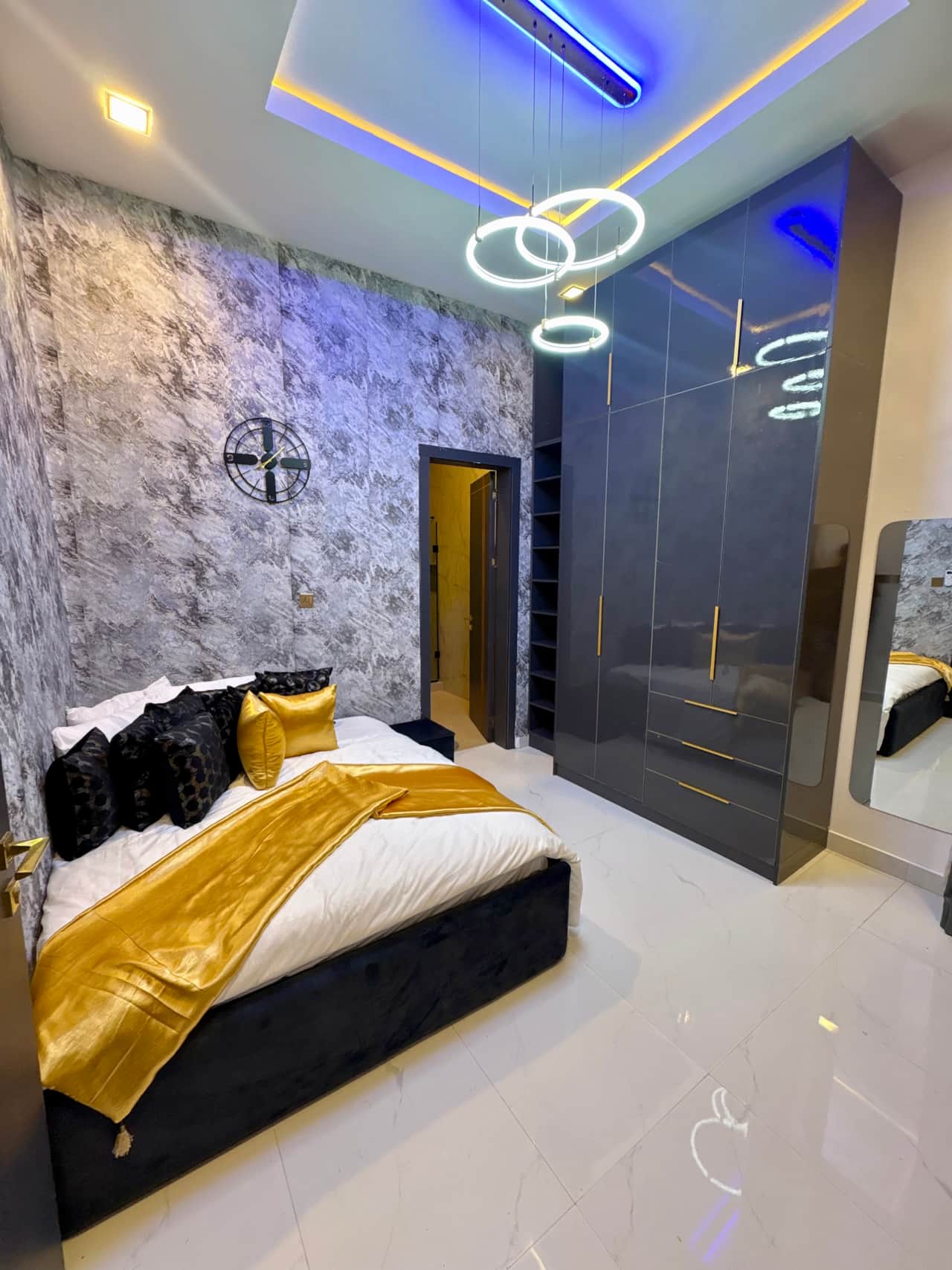 Balogun Suite 1
