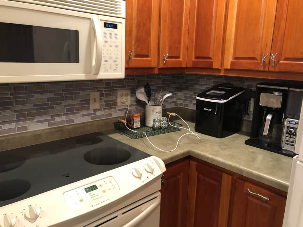SMITH CABIN KITCHEN