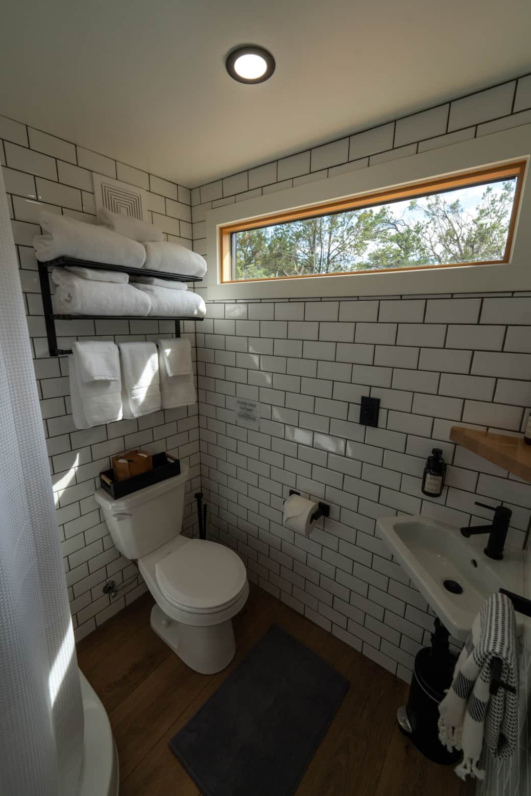 Cabin Interior (41 of 54)