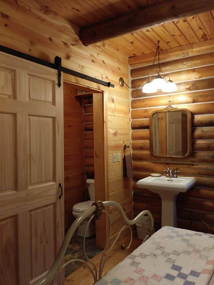 Bedroom 1 bath w/shower