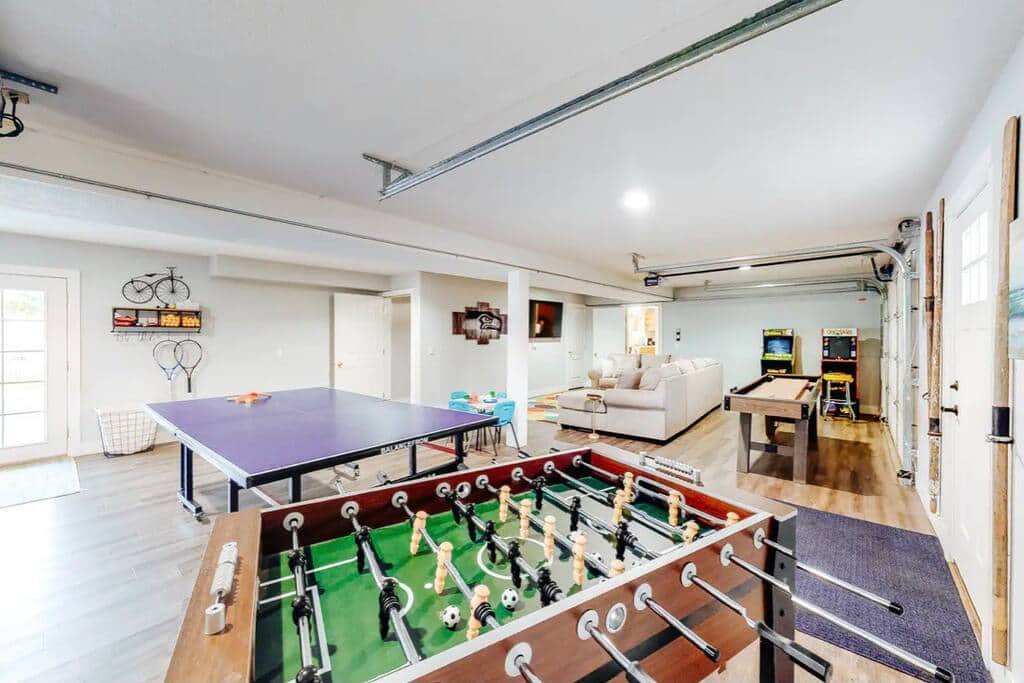 Lakeside Pool Retreat + Hot Tub, Game Room, Views Vacation Home in Manson