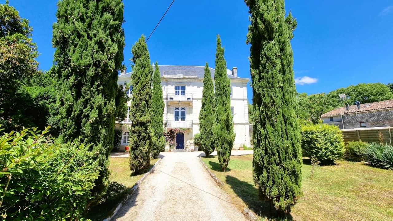 Chateau-rochebonne-exterieur (3)