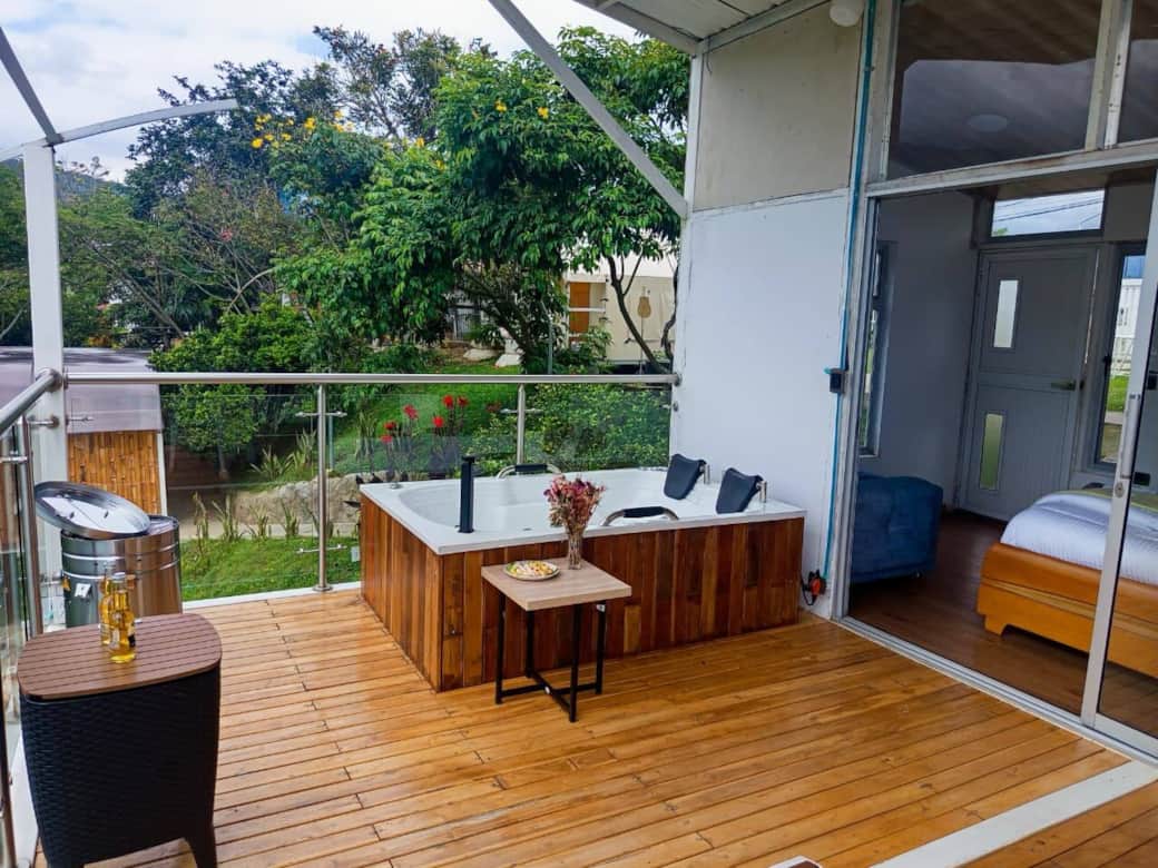 Jacuzzi privado con hidromasaje