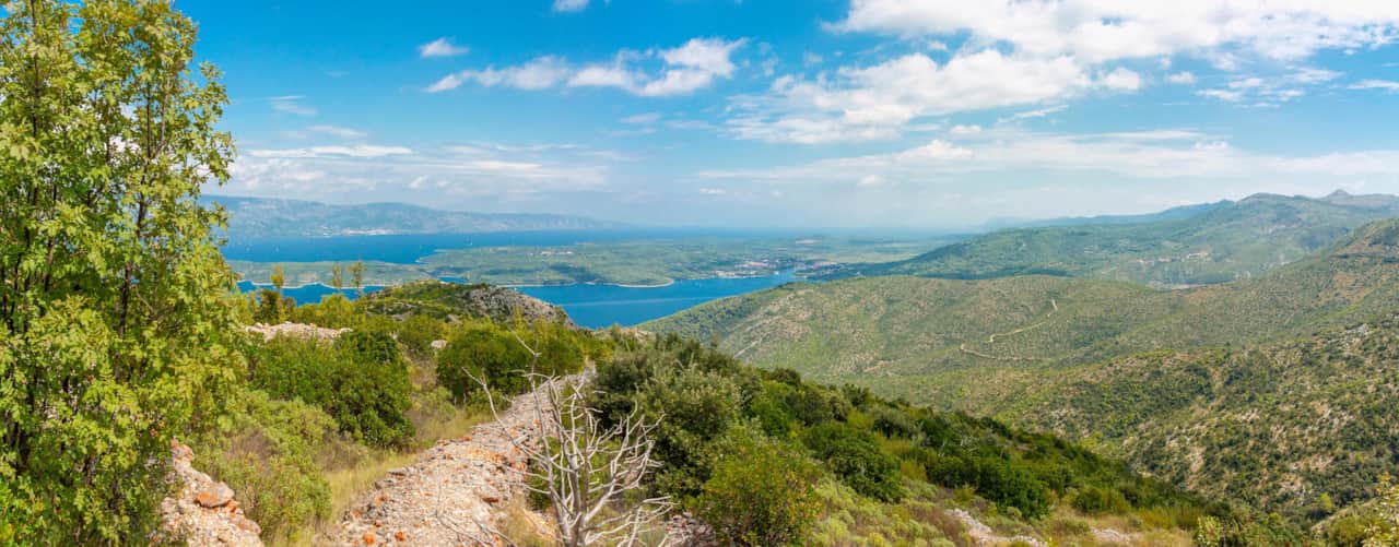 Stunning countryside and many interesting places to visit within easy reach