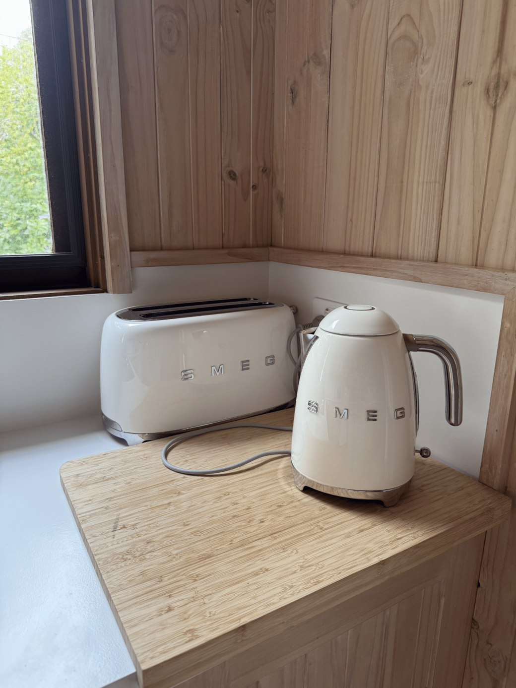 Kitchen bench