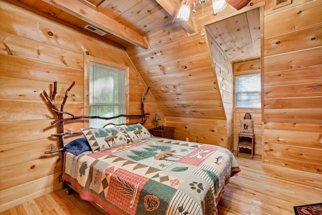 Second Bedroom with Queen Bed Second Bedroom with Queen Bed