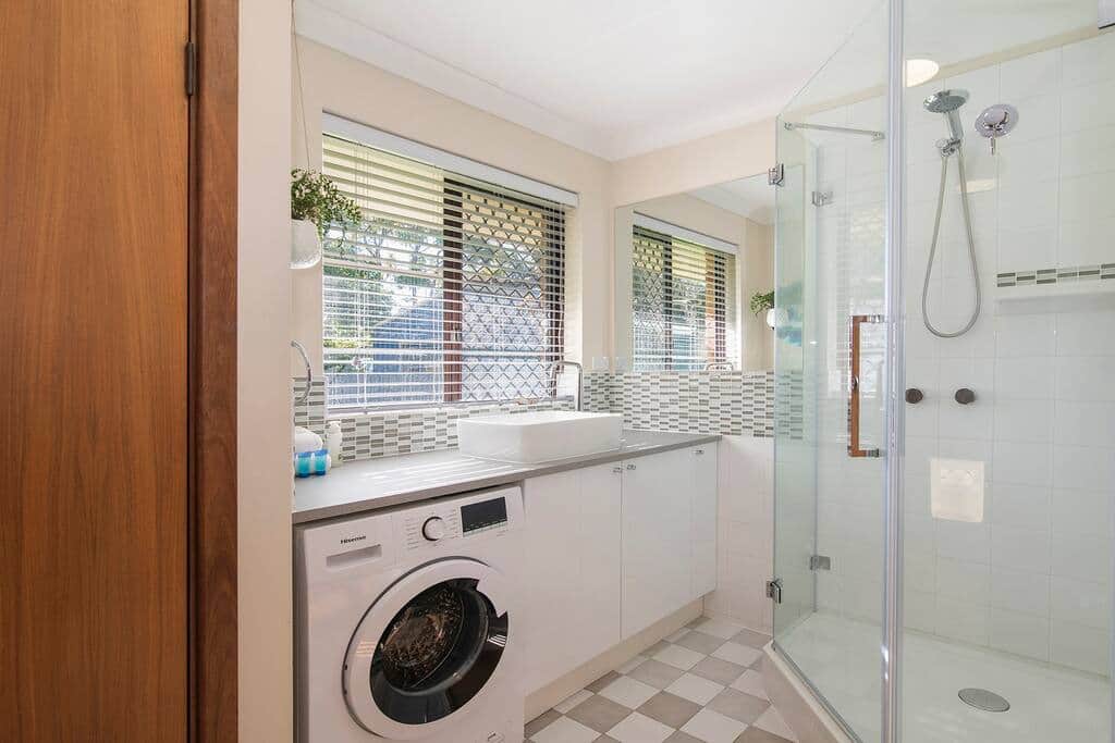 Laundry/Bathroom 2