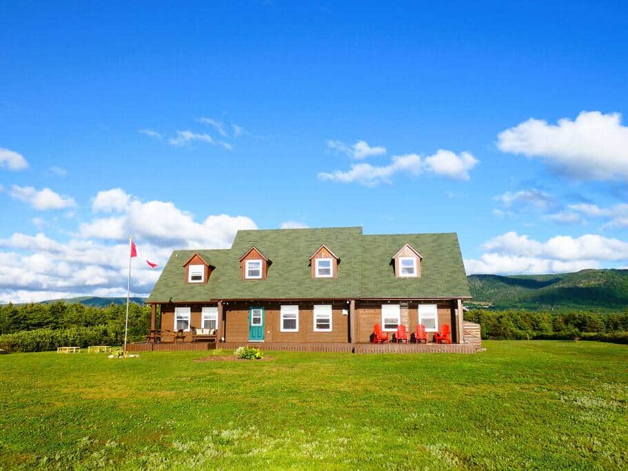 Cabot Trail Ocean Front & Mountain View Lodge Vacation Home in Chéticamp