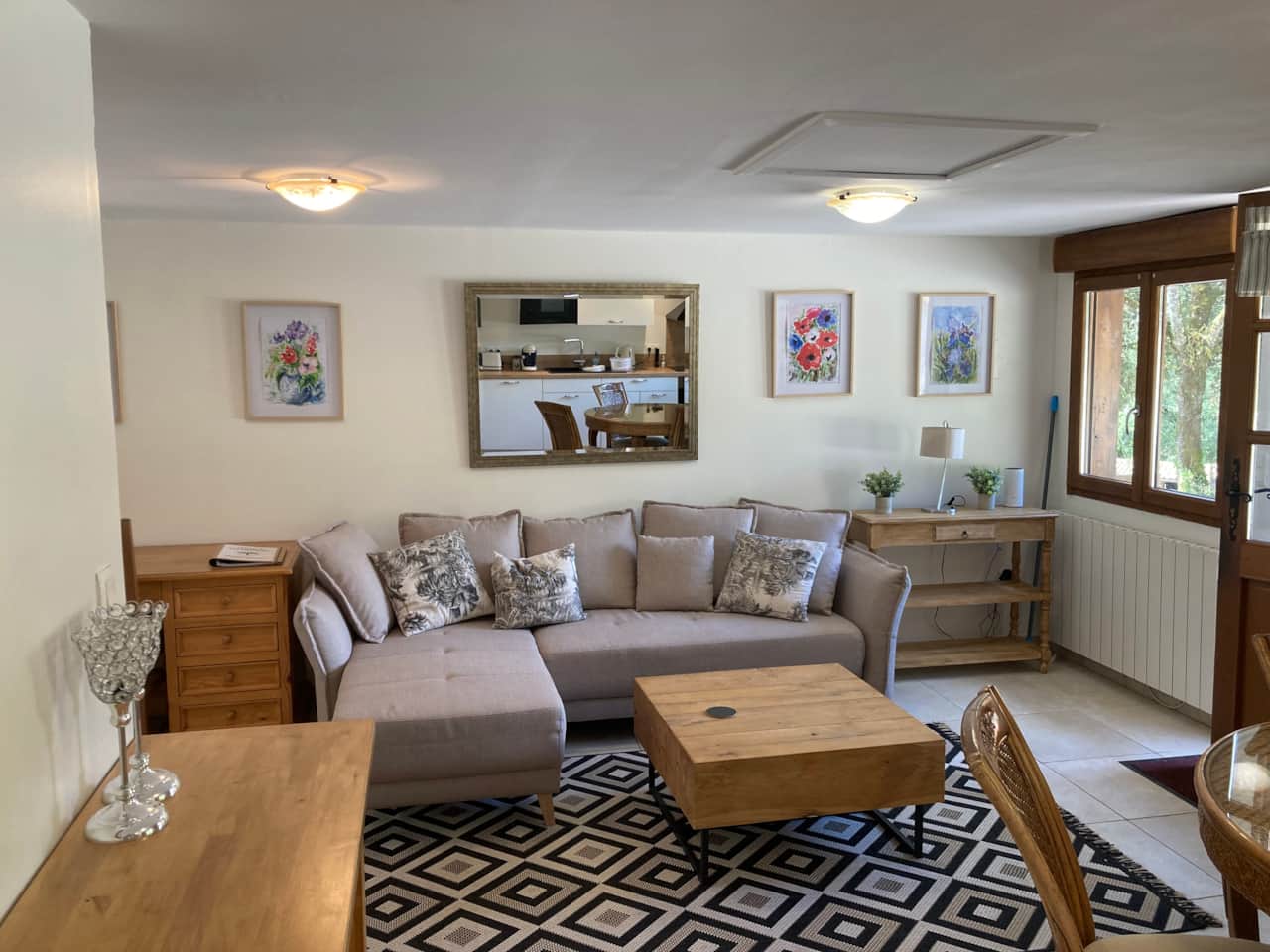 River Gite Lounge