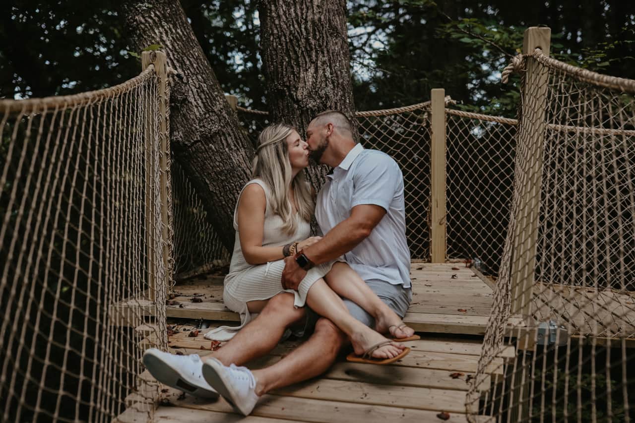 Tree house in Asheville- Asheville Glamping