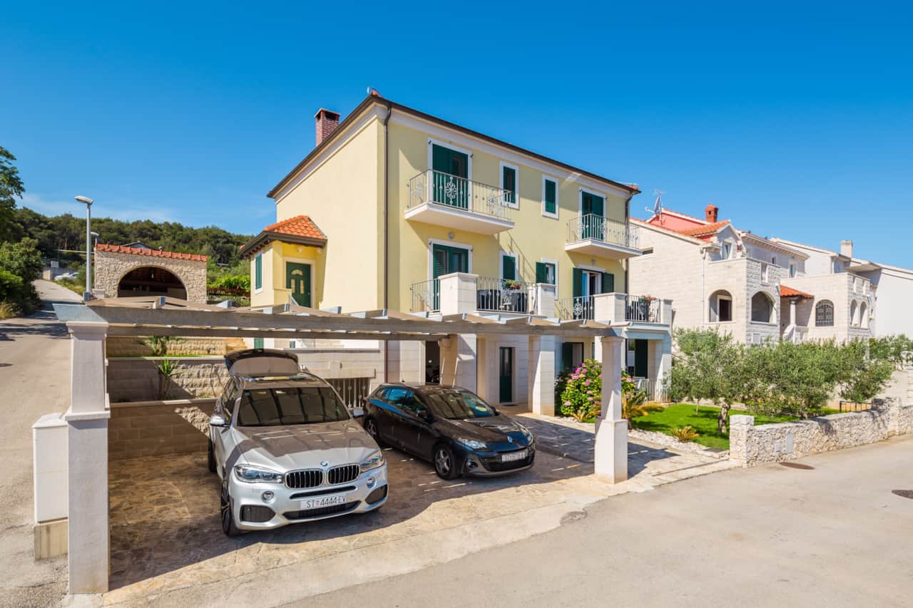 Andrian Apartment - Charme Holidays