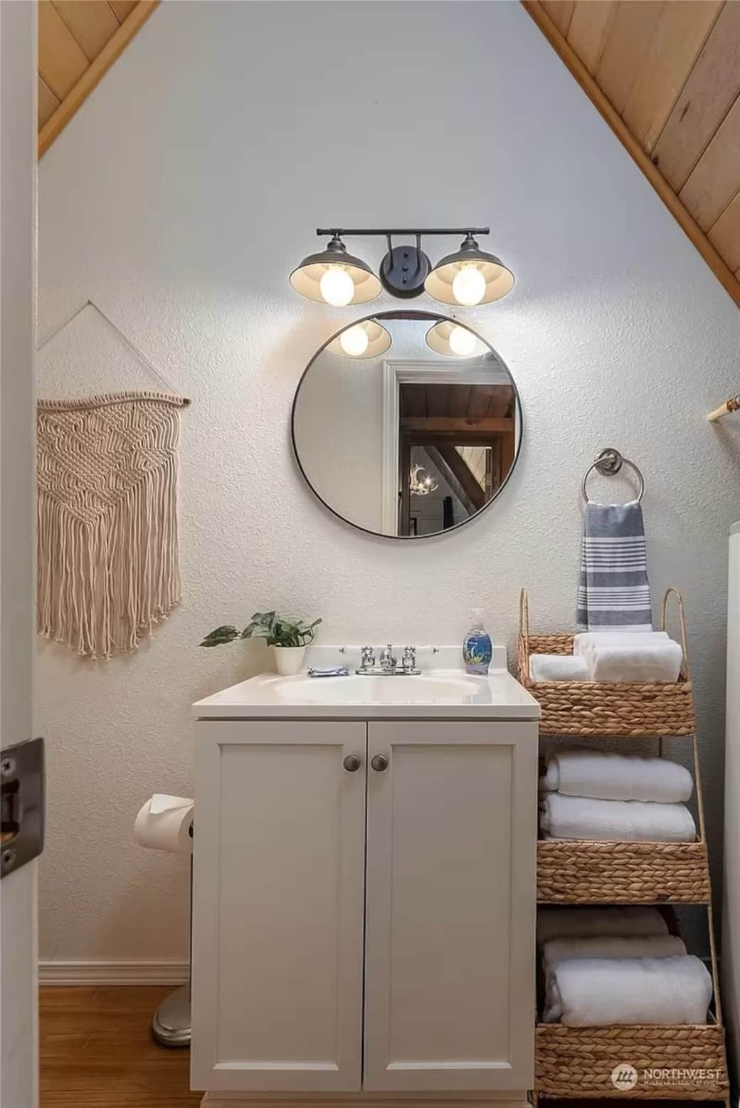 Fe4d0f78 e2df 4aa6 8d1d 696342a38a50 Fe4d0f78 e2df 4aa6 8d1d 696342a38a50