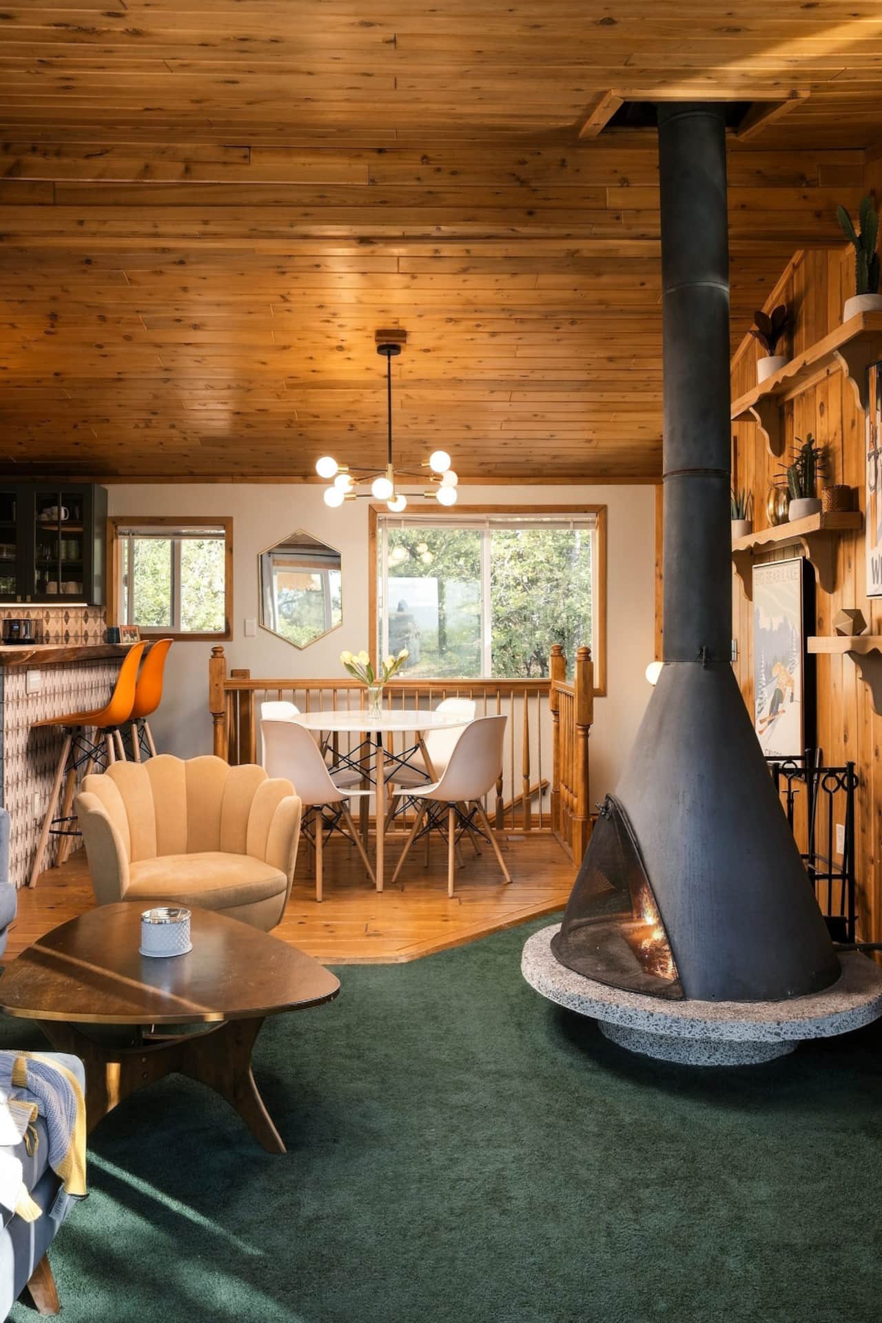 32 1378-lassen-ct-dining-08-dining-for-the-whole-group-near-bear-mountain-resort-big-bear-vacation-h