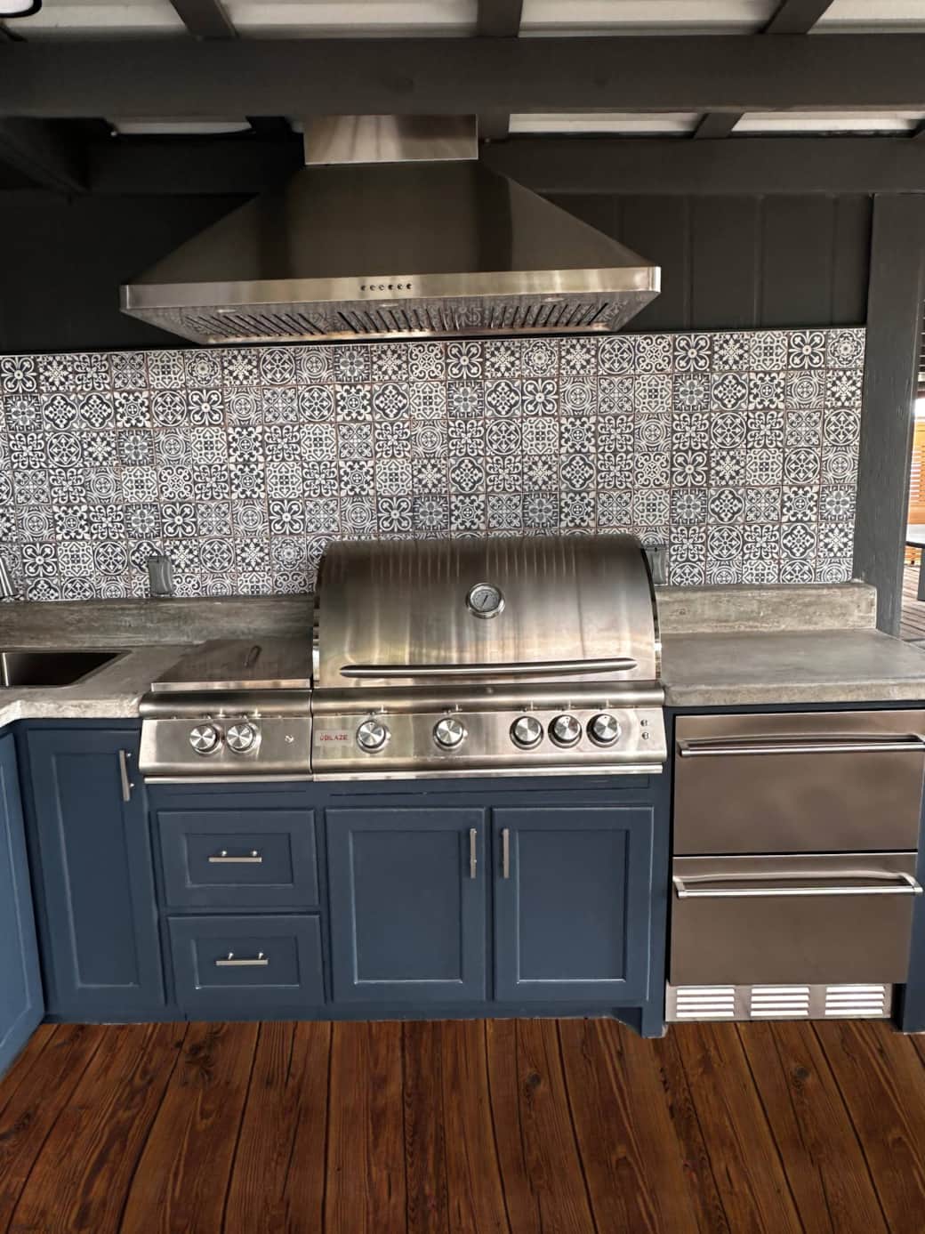 Outdoor grill and fridge