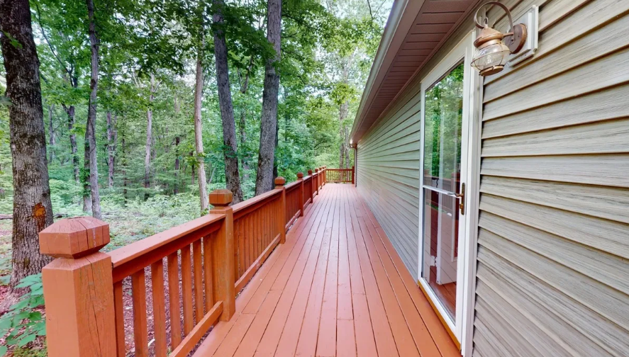 Side Deck North