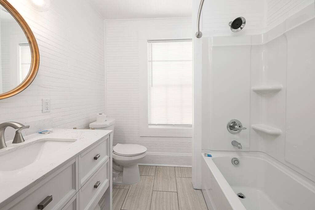 Full Bathroom