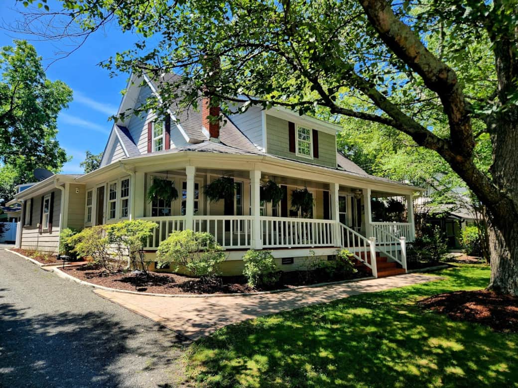 Next door to The Matthews House and walking distance to Chatham Station, this charming 1930s cottage welcomes you with vintage warmth and an unbeatable Downtown Cary location. Walk to Downtown Cary | Vintage Cottage | Porch Swing Next door to The Matthews House and walking distance to Chatham Station, this charming 1930s cottage welcomes you with vintage warmth and an unbeatable Downtown Cary location. Walk to Downtown Cary | Vintage Cottage | Porch Swing