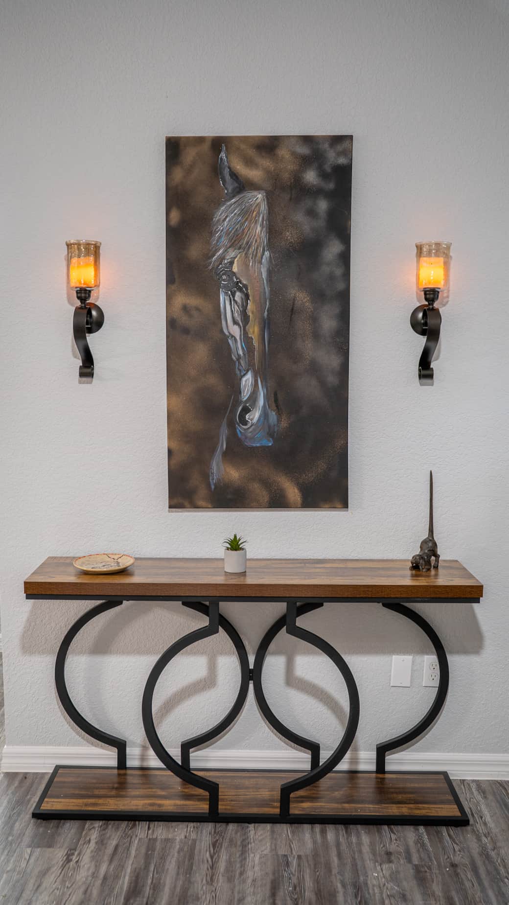 Entryway w/Gorgeous Artwork
