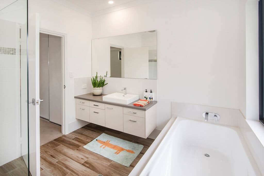 Main bathroom