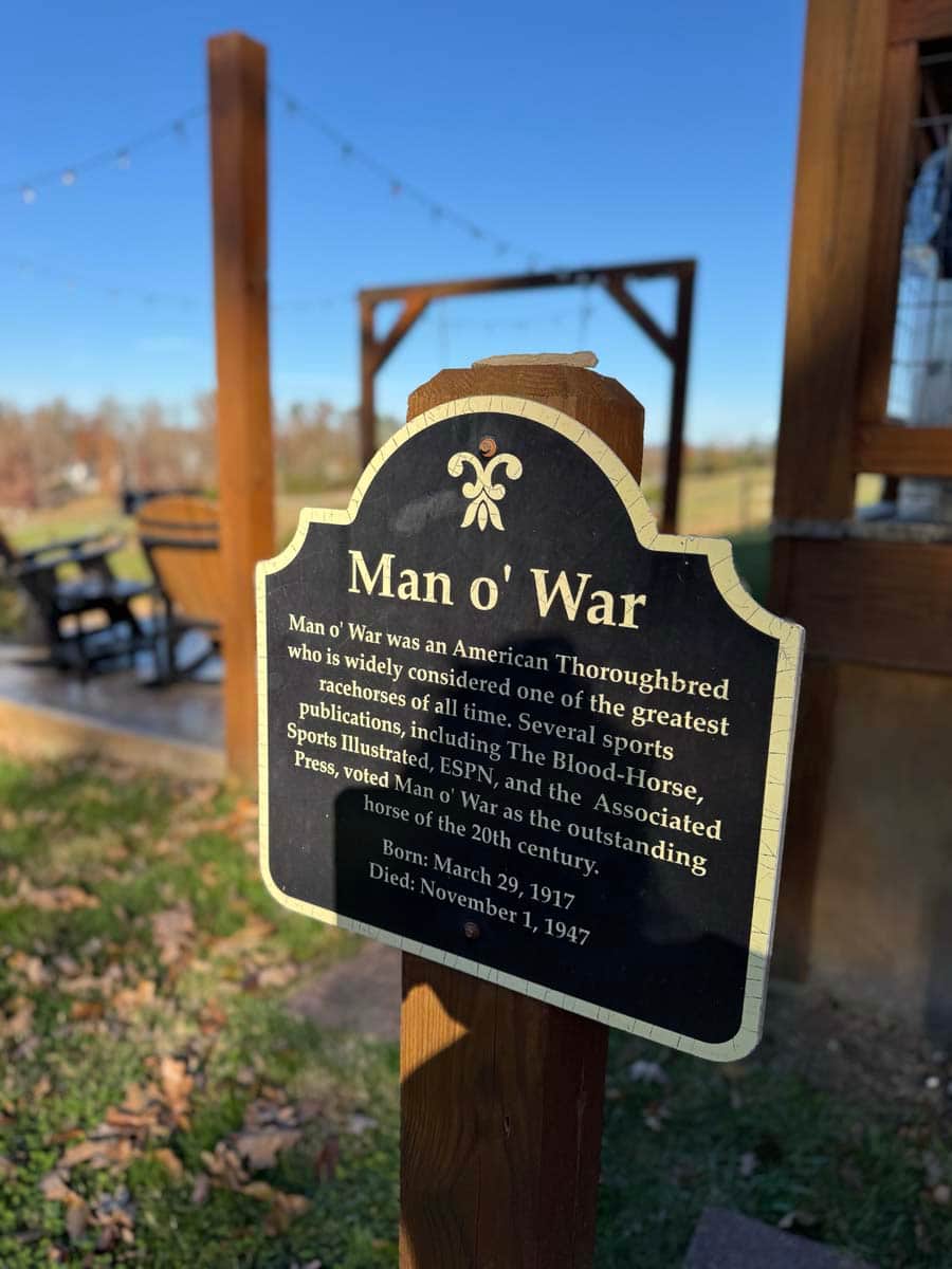 Man o War Sign