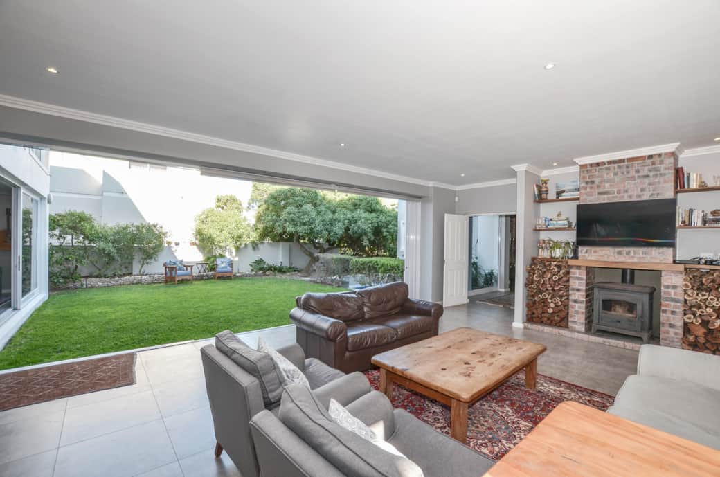 Lounge area opening up onto garden Lounge area opening up onto garden