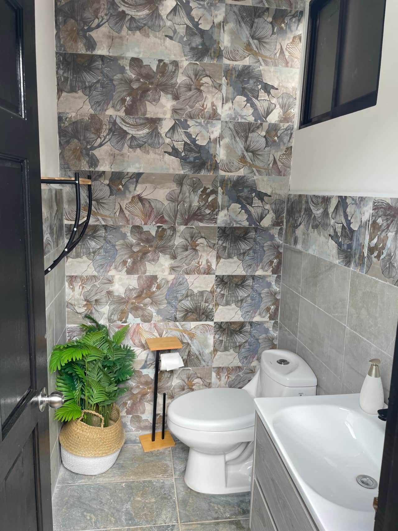 1/2 bath off pool
