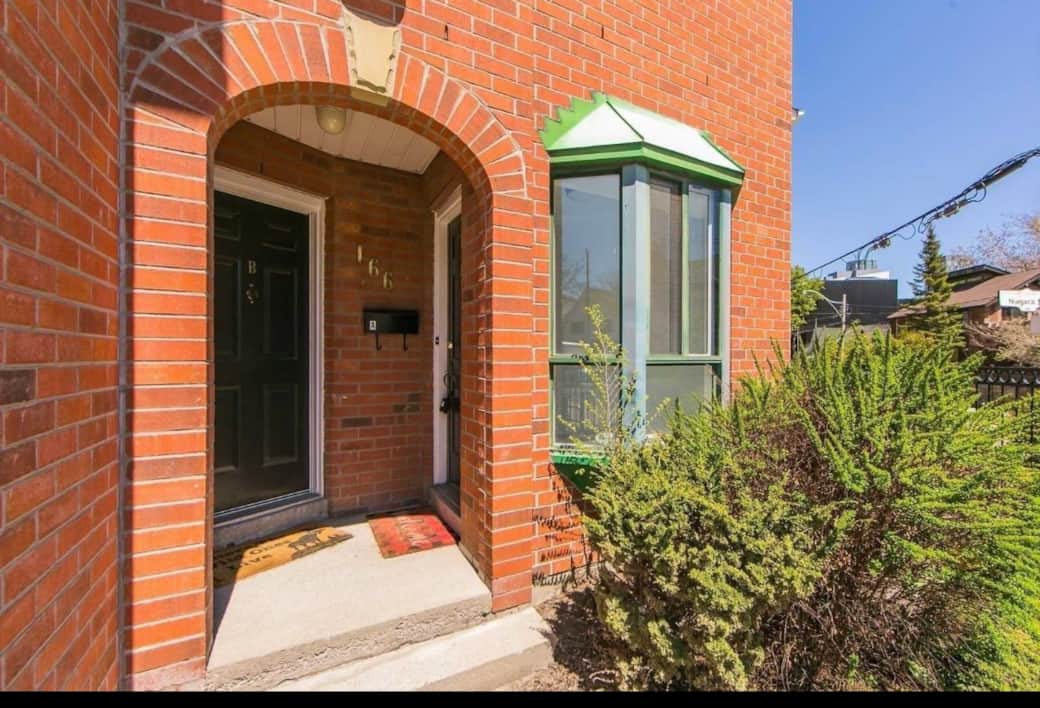 Private entrance with quiet residential setting Private entrance with quiet residential setting