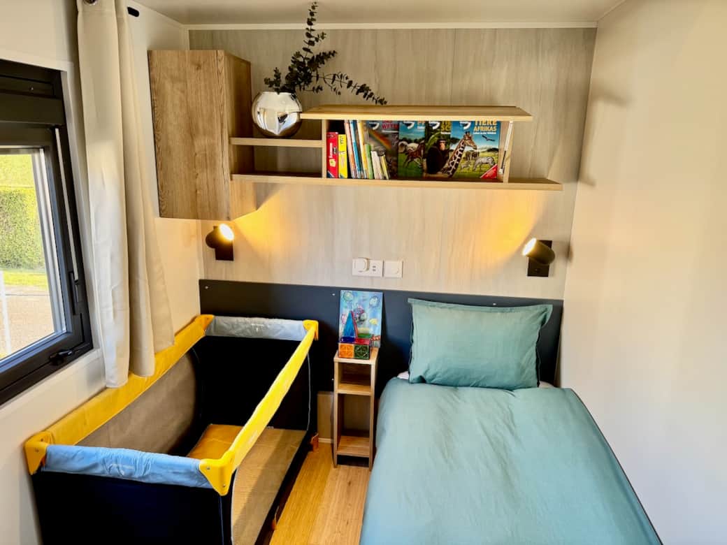 Bedroom 2 with travel cot