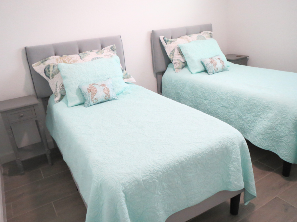 Manasota Twin Beds