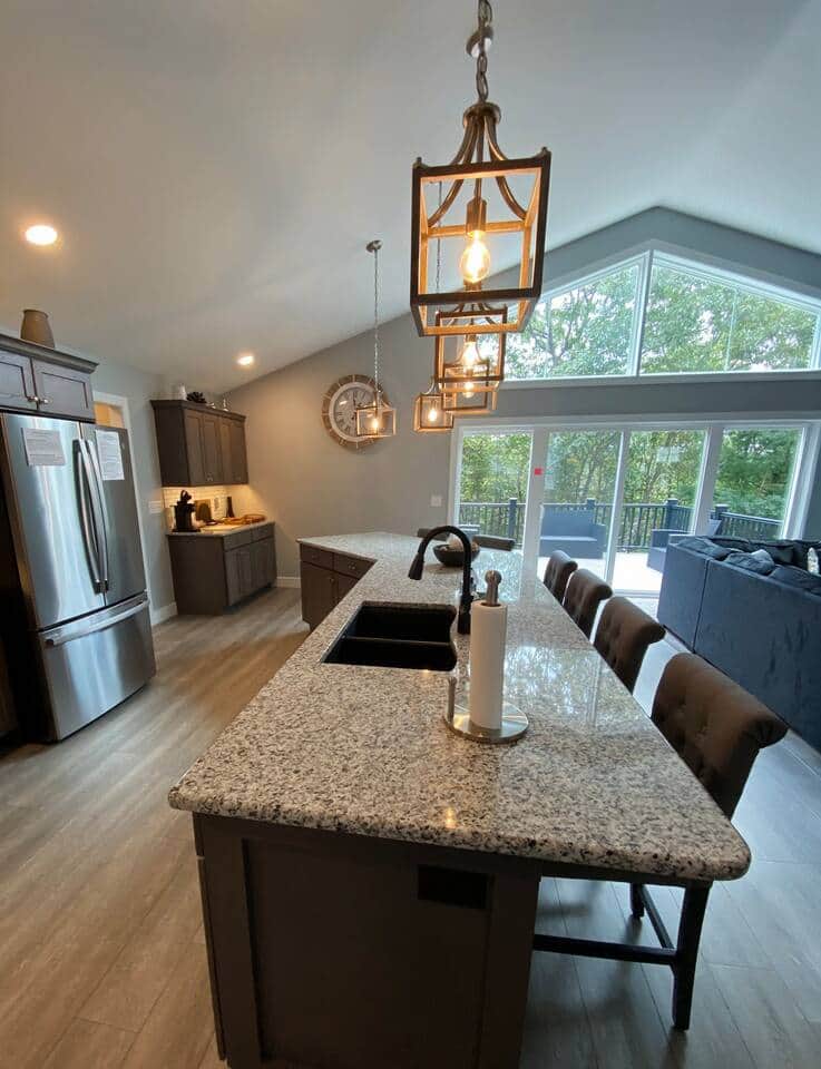 *Oversized Granite Serving & Prep Area*