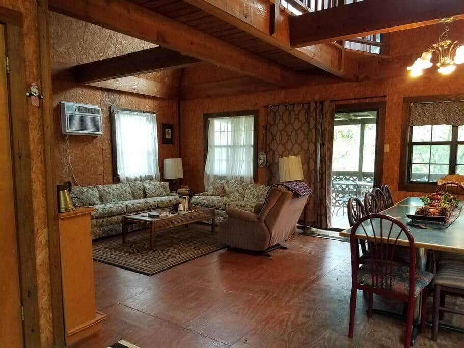 Windchimes CabinSeasonal View of Ouachita River Vacation Home in