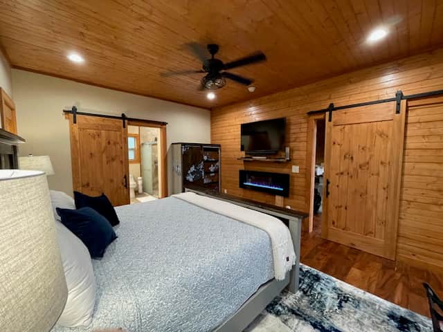 Fox Run Main Master Bedroom 2